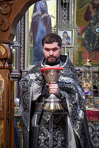 «Грядый Господь на вольную страсть нашего ради спасения…»